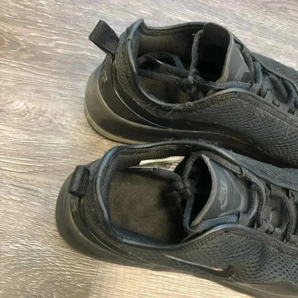 Nike Air Max Motion 2 Sneakers Tennis Shoes Solid Black Lace Up: 8.5 Men's - Picture 3 of 8